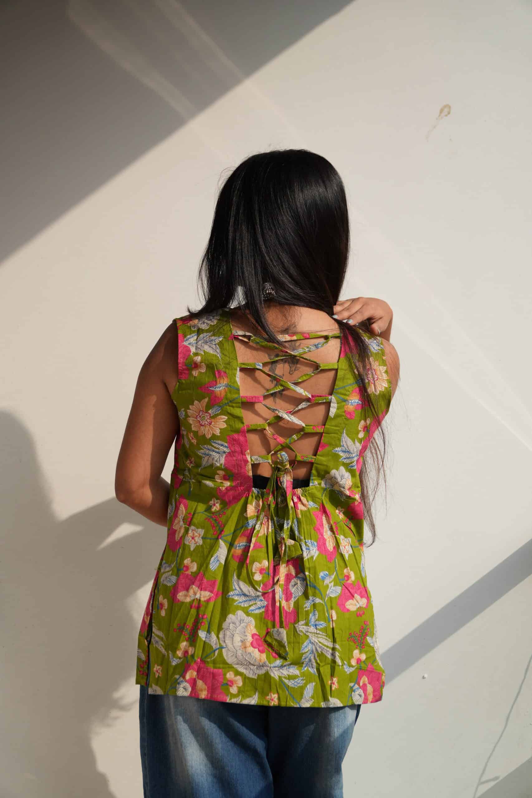 Women's Floral Printed Back Tie V neck Sleevless Cotton Kurti - Image 2
