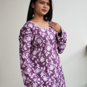Women's Floral Printed Square Neck, Back Tie Bell Sleeves Cotton Kurti