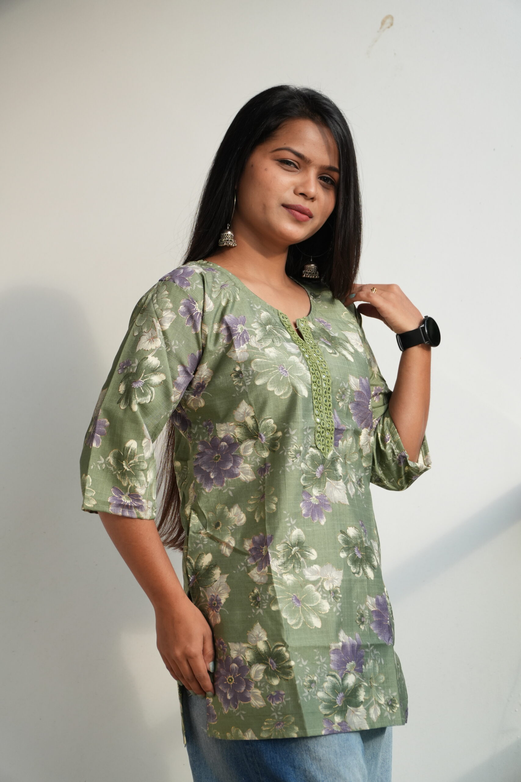 Women's Flower Printed Mirror Front Cotton Blend Kurti - Image 7