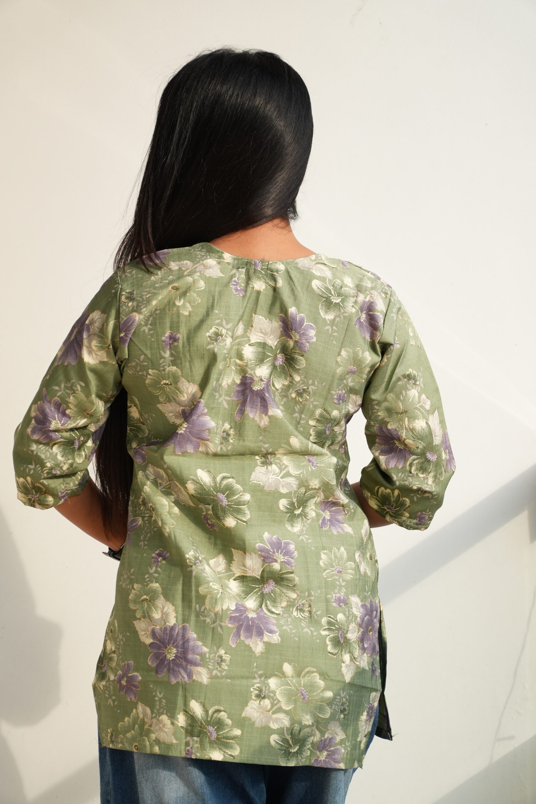 Women's Flower Printed Mirror Front Cotton Blend Kurti - Image 9